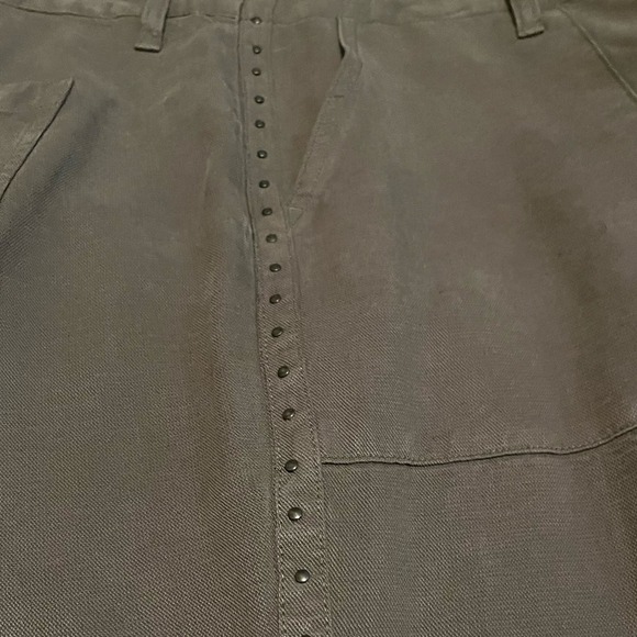 Joie Cropped Pants Size 8 Army Green Linen Blend Fray Hem Studded Straight Leg - Picture 13 of 16